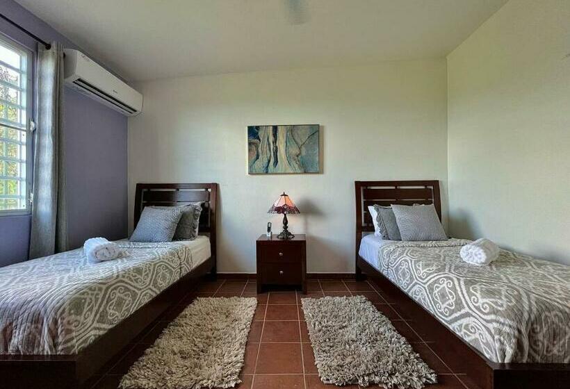 بنگله خانوادگی, Pancho S Paradise Rainforest Guesthouse With Pool, Gazebo And View