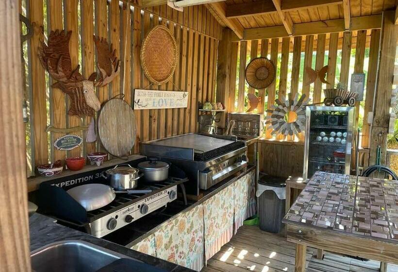 بنگله خانوادگی, Pancho S Paradise Rainforest Guesthouse With Pool, Gazebo And View