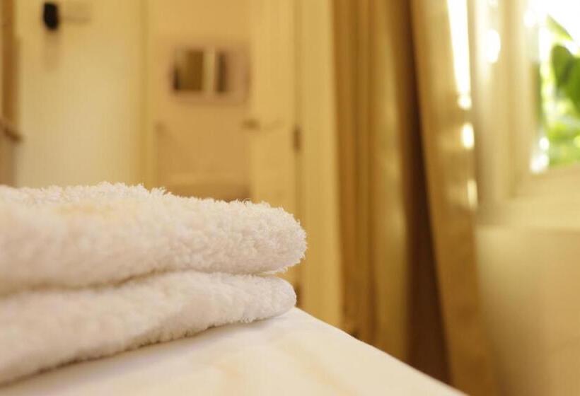 اتاق لوکس, Paradisola