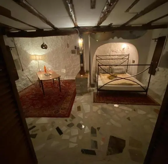 اتاق لوکس, Shotgun Hostel & Guesthouse