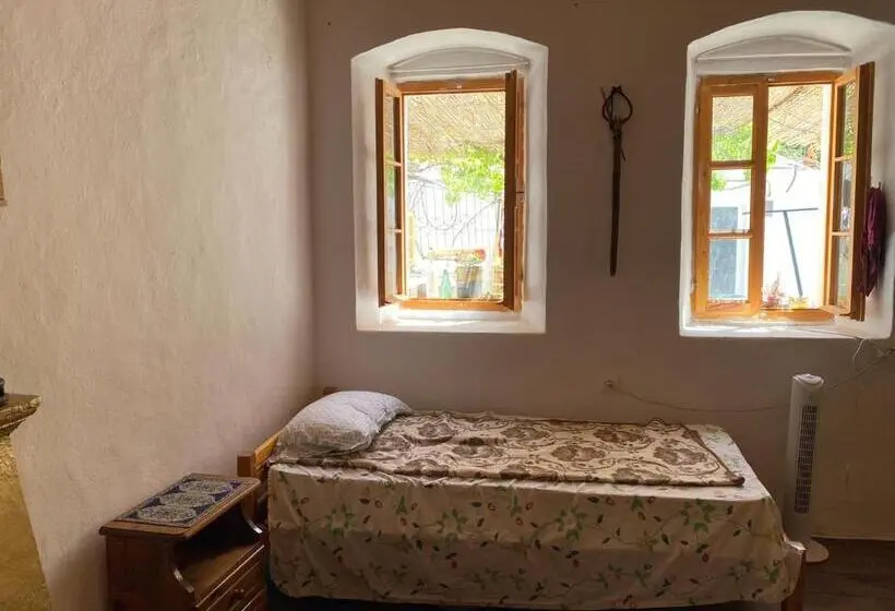 اتاق خانوادگی با سرویس بهداشتی مشترک, Shotgun Hostel & Guesthouse