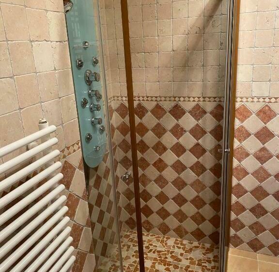 חדר סטנדרט לשלושה עם נוף לגינה, Le Domaine De Tizo