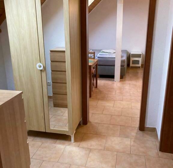 스탠다드 스튜디오, Pension Hofberg