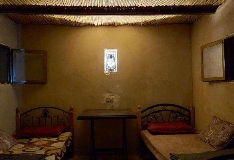 Standard room with outdoor bath, Wadi Ghwere Camp مخيم وادي الغوير