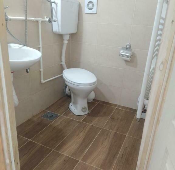 اتاق استاندارد, Domacinstvo Kod Gere