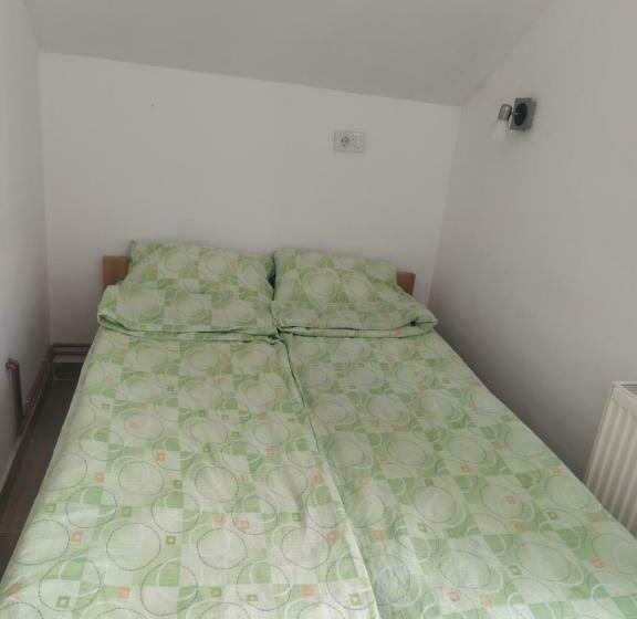 اتاق استاندارد, Domacinstvo Kod Gere