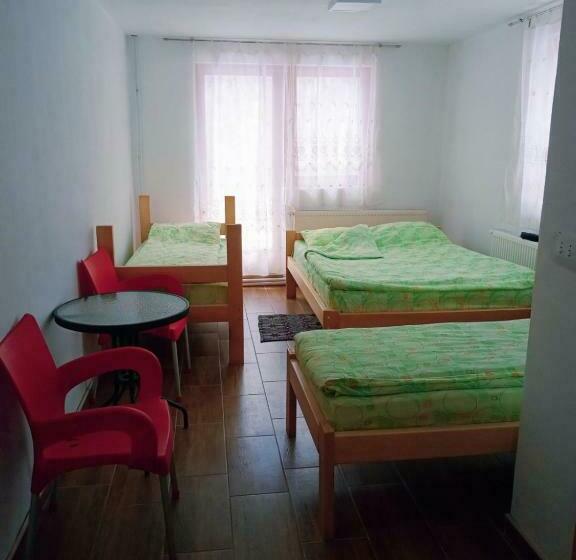 اتاق استاندارد چهار تخته, Domacinstvo Kod Gere