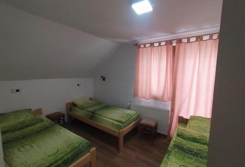 اتاق استاندارد سه نفره, Domacinstvo Kod Gere