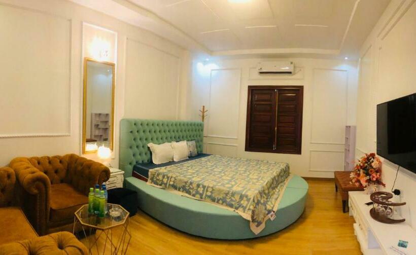 اتاق سوپریور چهار تخته, Luxury Hotel T&l