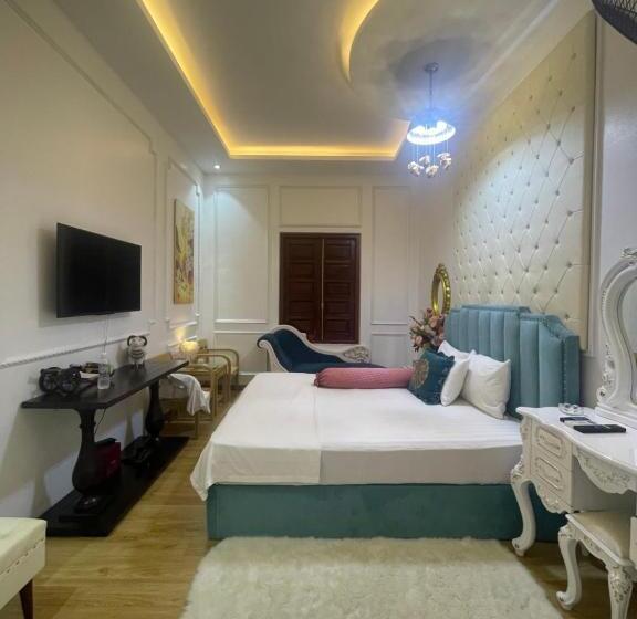 اتاق استاندارد با تخت بزرگ, Luxury Hotel T&l