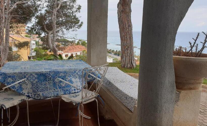 آپارتمان 1 خوابه با چشمانداز دریا, Villa Elvira Hollywood Apartment