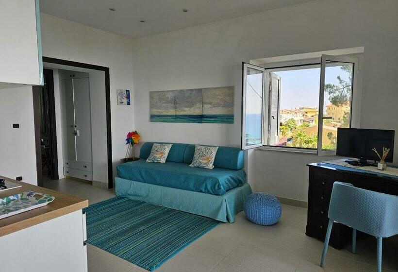 آپارتمان 1 خوابه با چشمانداز دریا, Villa Elvira Hollywood Apartment