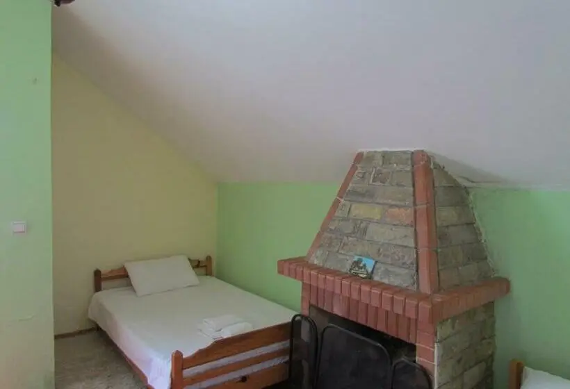 Perhehuone, Germenji