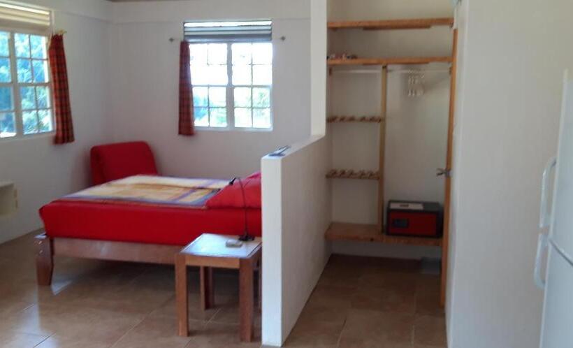 إستوديو قياسى, Mango Garden Cottages