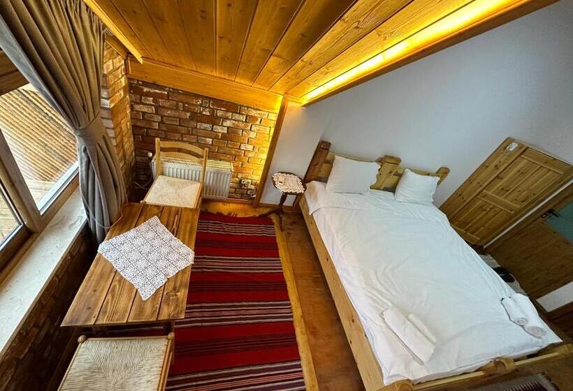 マウンテンビュースタンダードルーム, Alpeta Agrotourism & Winery   Roshnik , Berat