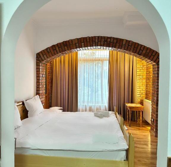 ファミリールーム, Alpeta Agrotourism & Winery   Roshnik , Berat