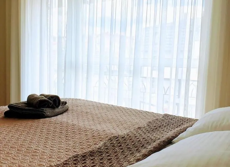 اتاق استاندارد با بالکن, Amber Drop Apartments