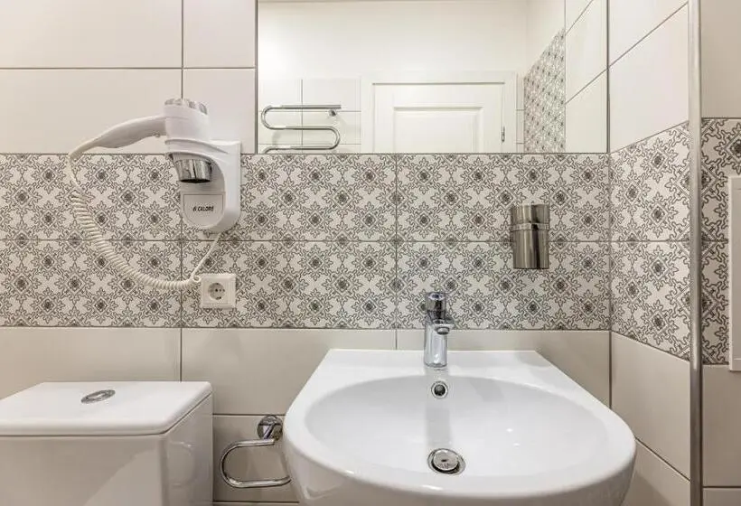 استودیوی استاندارد, Amber Drop Apartments