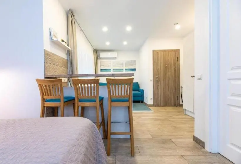 استودیو استاندارد با بالکن, Amber Drop Apartments
