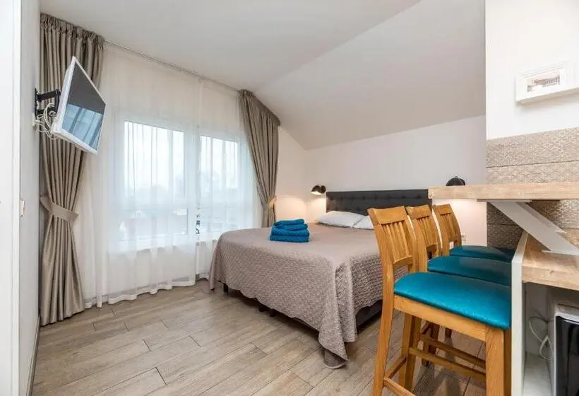 استودیو استاندارد با بالکن, Amber Drop Apartments