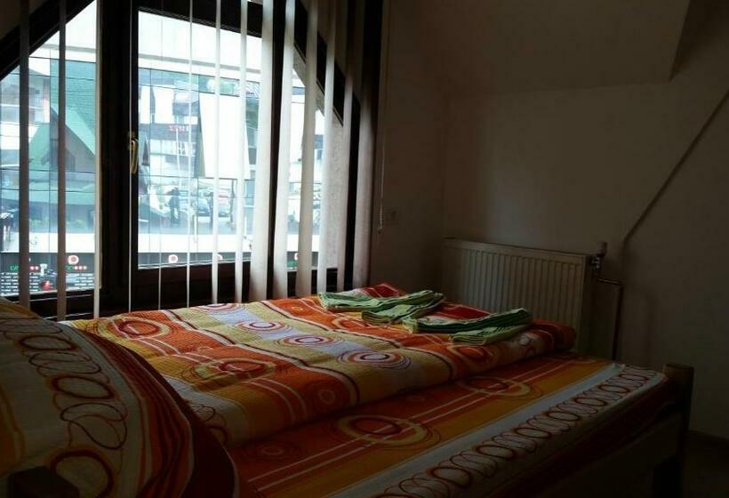 اتاق استاندارد, Art