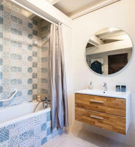 غرفة قياسية سرير كينج, Les Nuits Du Pastelier