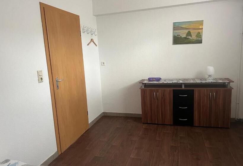 스탠다드 룸 공동 욕실, Messe Zimmer Hannover Pattensen