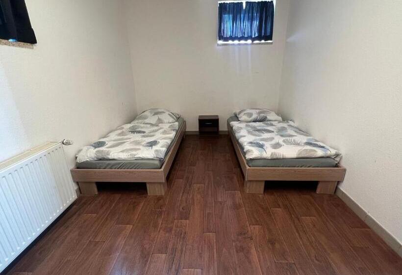 스탠다드 룸 공동 욕실, Messe Zimmer Hannover Pattensen