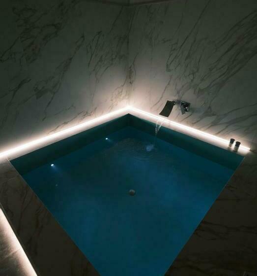 سوییت, The Saint Stays