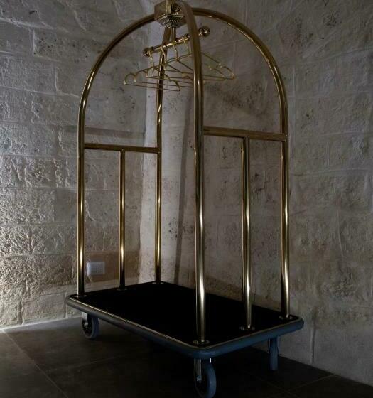 سوییت, The Saint Stays