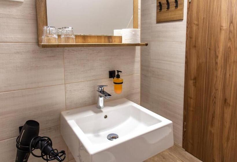 اتاق استاندارد با چشم‌انداز کوهستان, Vila Marin