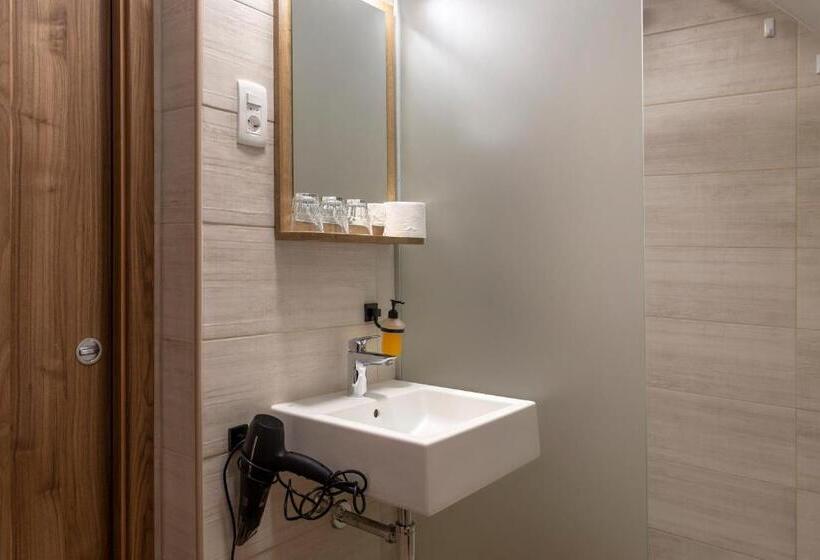 اتاق استاندارد سه نفره, Vila Marin