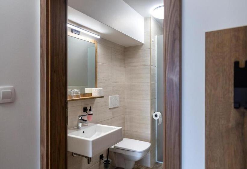 اتاق استاندارد چهار تخته, Vila Marin