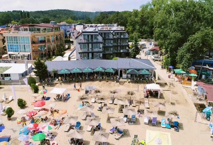 Standard Neljän Hengen Huone Merinäkymä, свети никола каваците