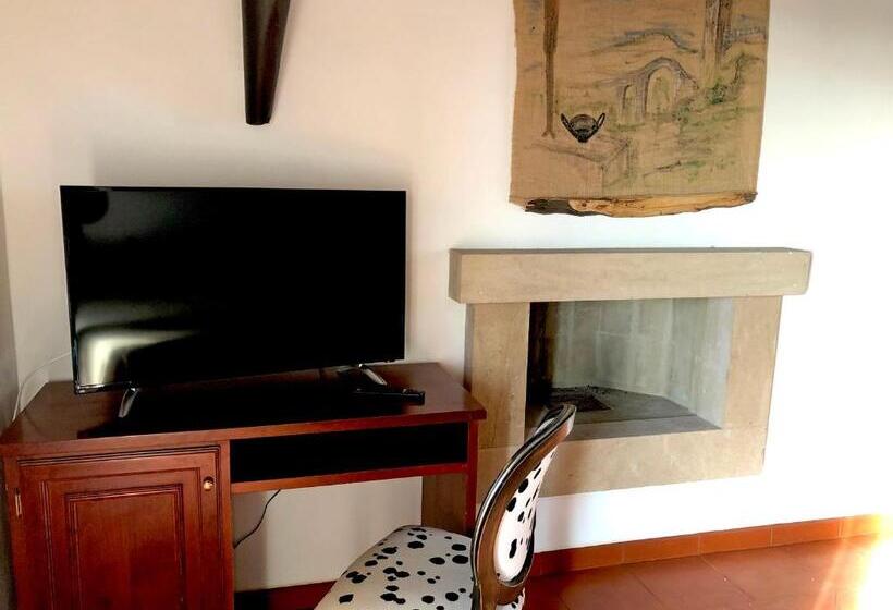 סוויטת ג'וניור עם בריכה, Resort Fonte Vulci