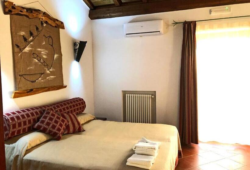 חדר סטנדרט נוף לבריכה, Resort Fonte Vulci