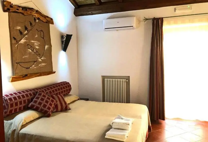 プールビュースタンダードルーム, Resort Fonte Vulci
