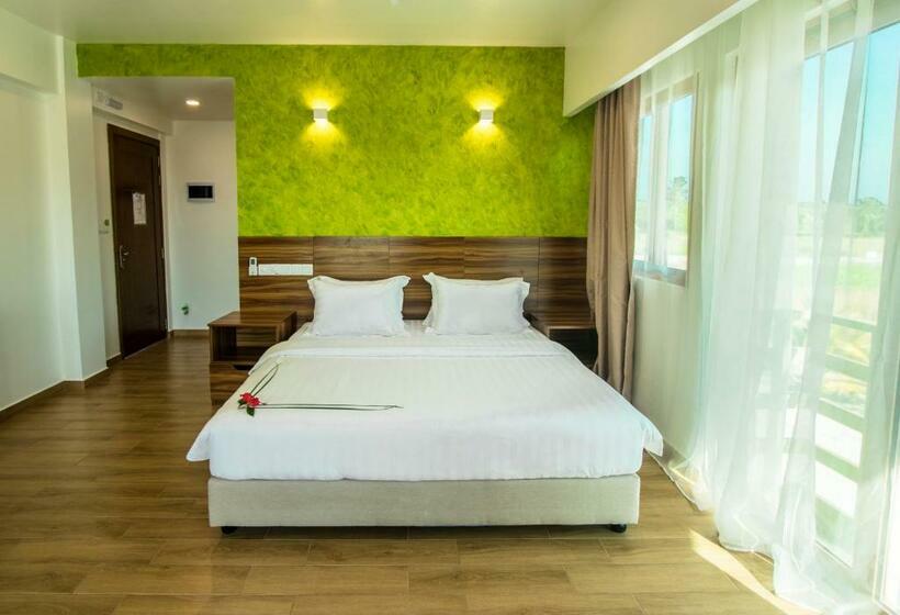 اتاق لوکس با چشم‌انداز دریا, Olive Goidhoo