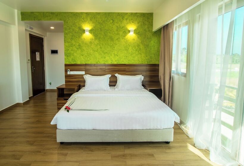 اتاق لوکس با چشم‌انداز دریا, Olive Goidhoo