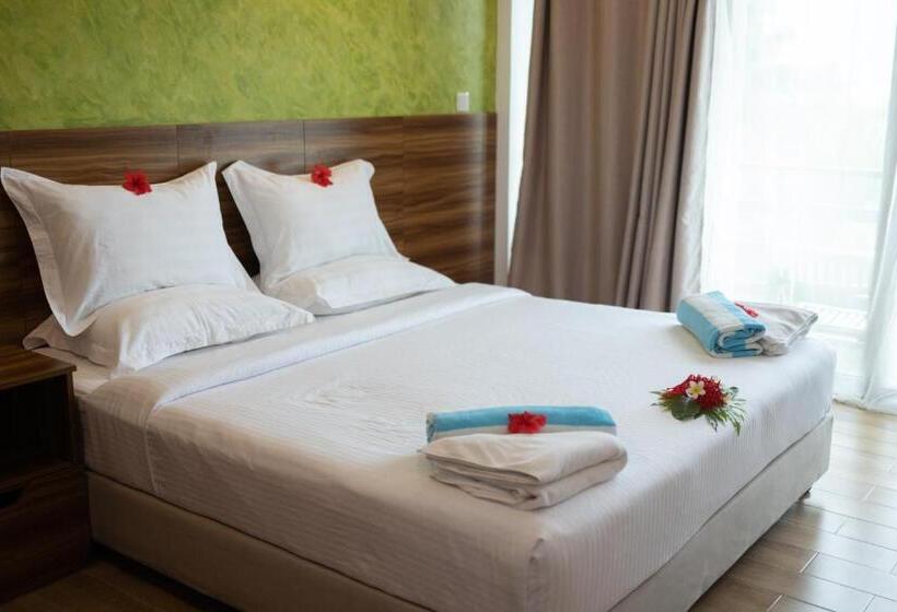 اتاق لوکس با چشم‌انداز دریا, Olive Goidhoo