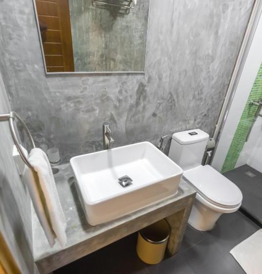 اتاق لوکس خانوادگی, Olive Goidhoo