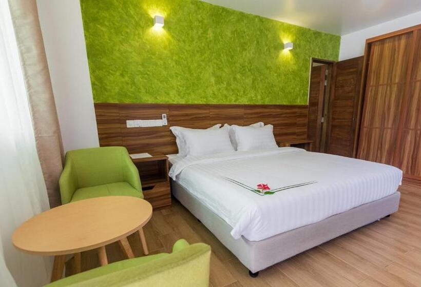 اتاق لوکس خانوادگی, Olive Goidhoo