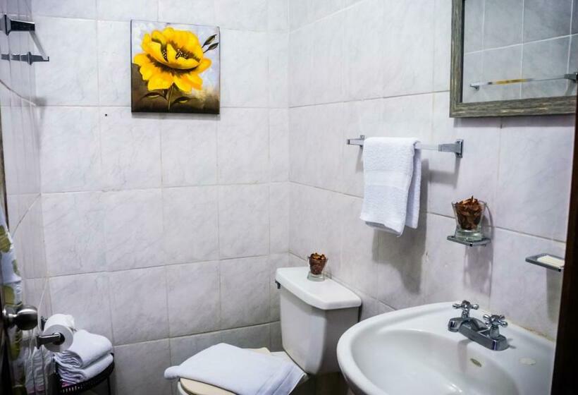 اتاق اکونومی, We Hotel, La Lima