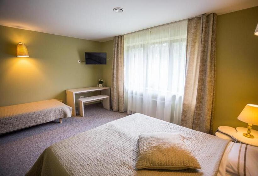 스탠다드 트리플 룸, Irbēni