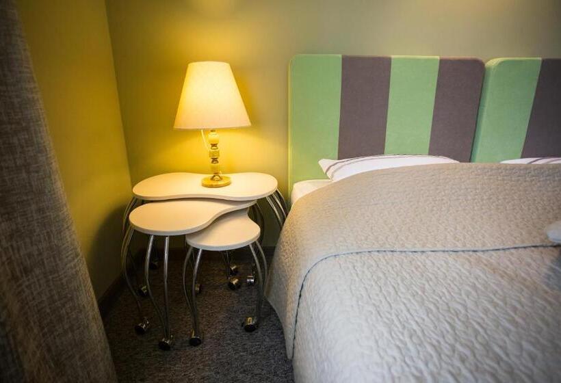 스탠다드 트리플 룸, Irbēni