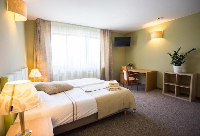 스탠다드 트리플 룸, Irbēni