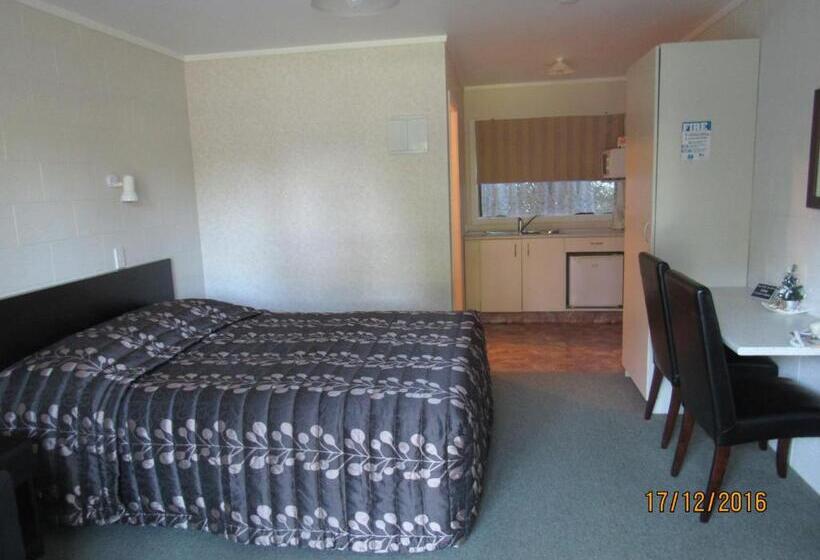 סטודיו סופריור, Matador Motel