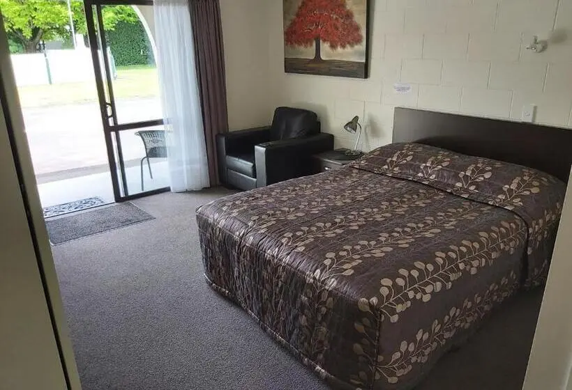 Superior-studio, Matador Motel