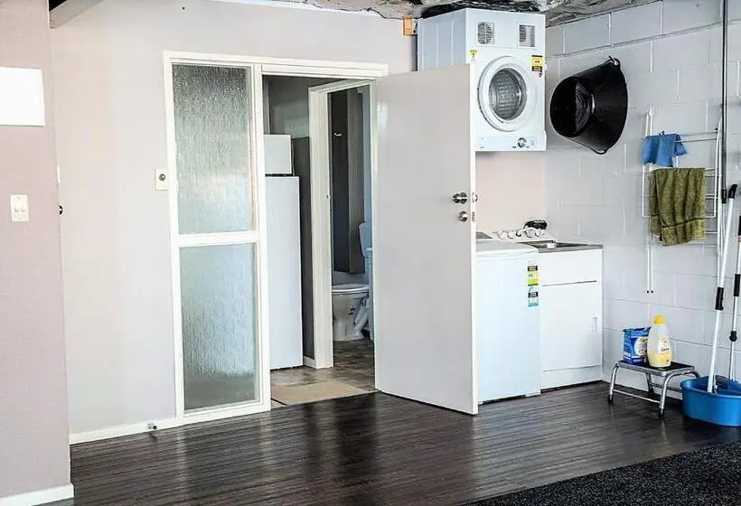 Talo 2 Makuuhuonetta, Park View  Home Away From Home