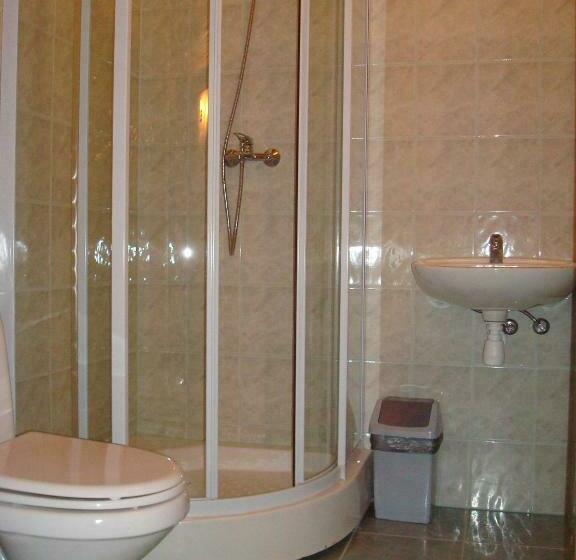 اتاق استاندارد, Sanders Motel